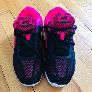 Nike Revolution 3 Running shoes size US7